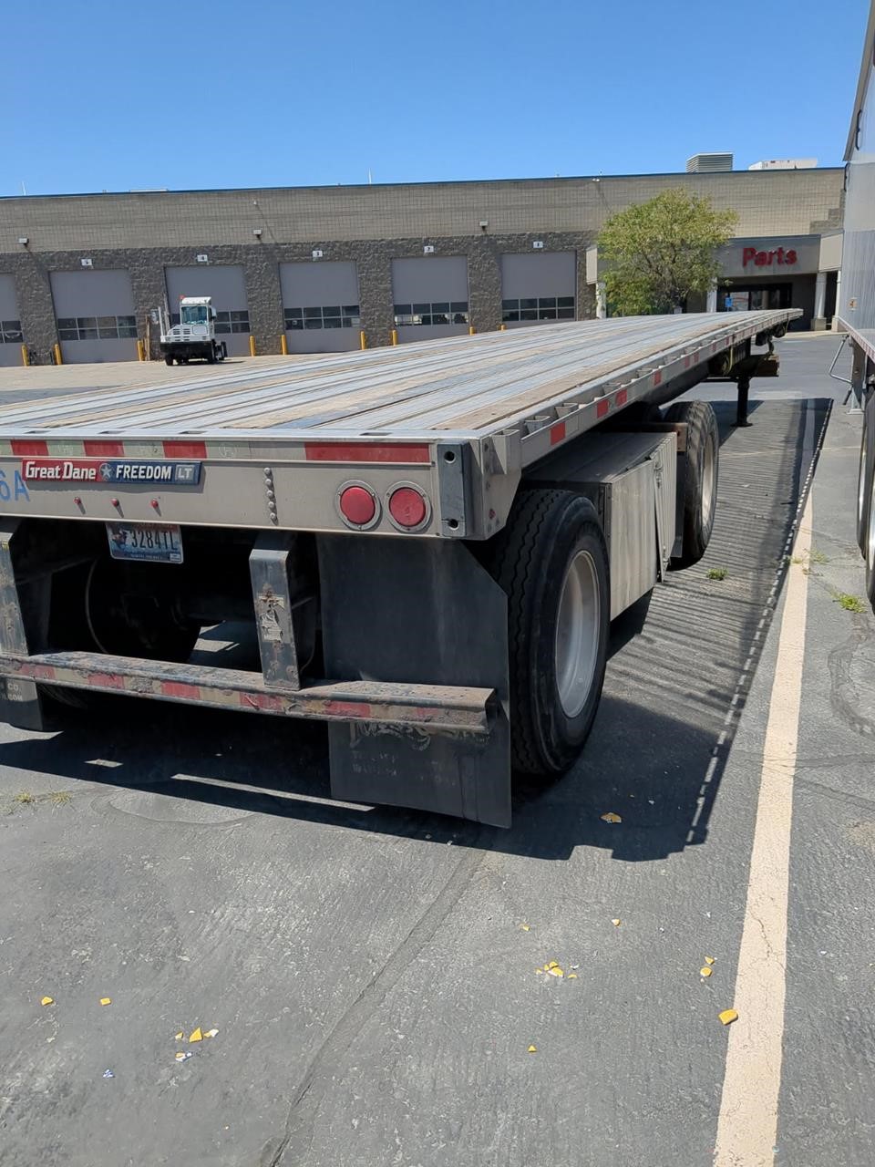 2016 GREAT DANE FLATBED - image 3 of 5
