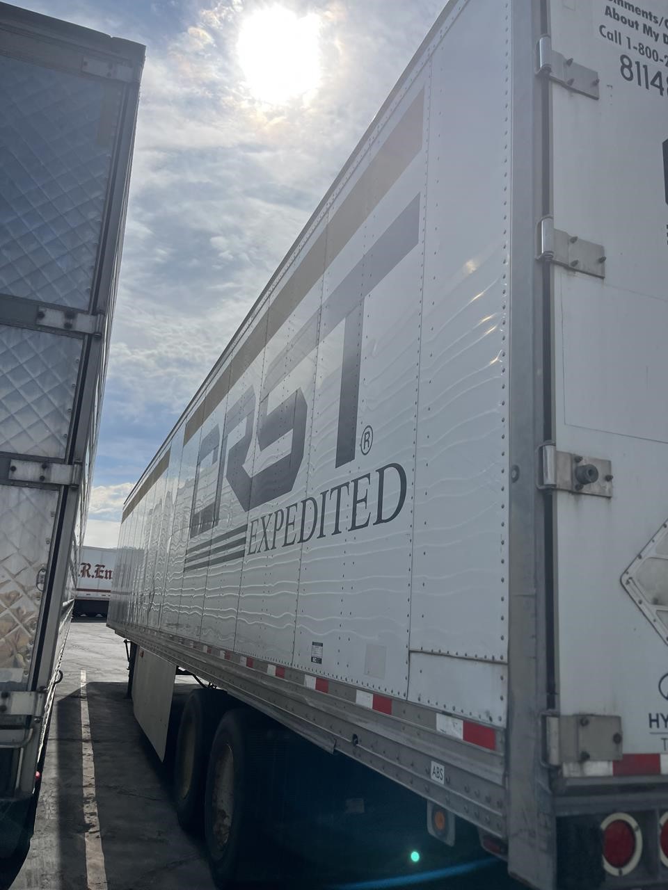 2016 HYUNDAI DRY VAN - image 3 of 6