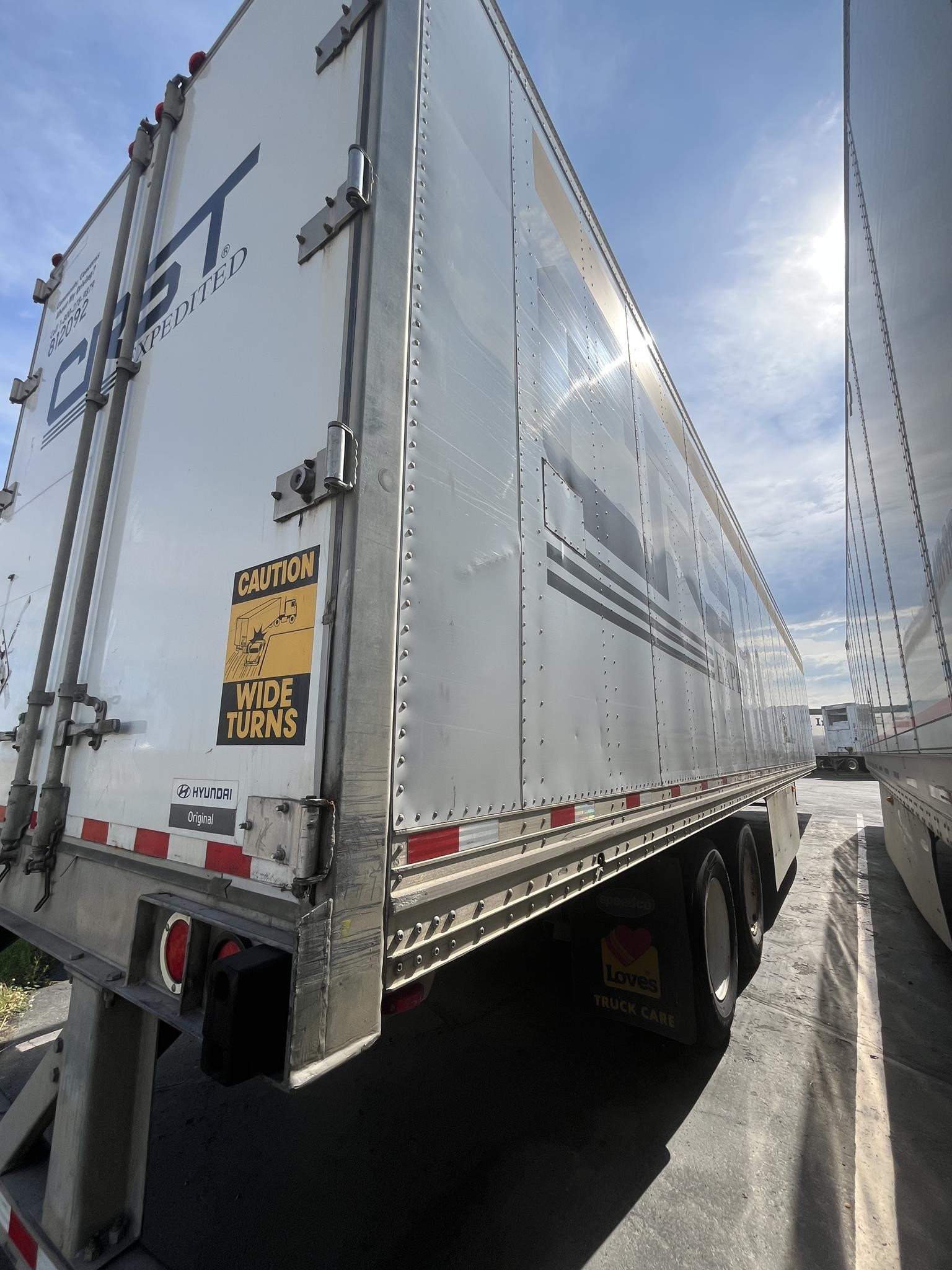 2016 HYUNDAI DRY VAN - image 2 of 5