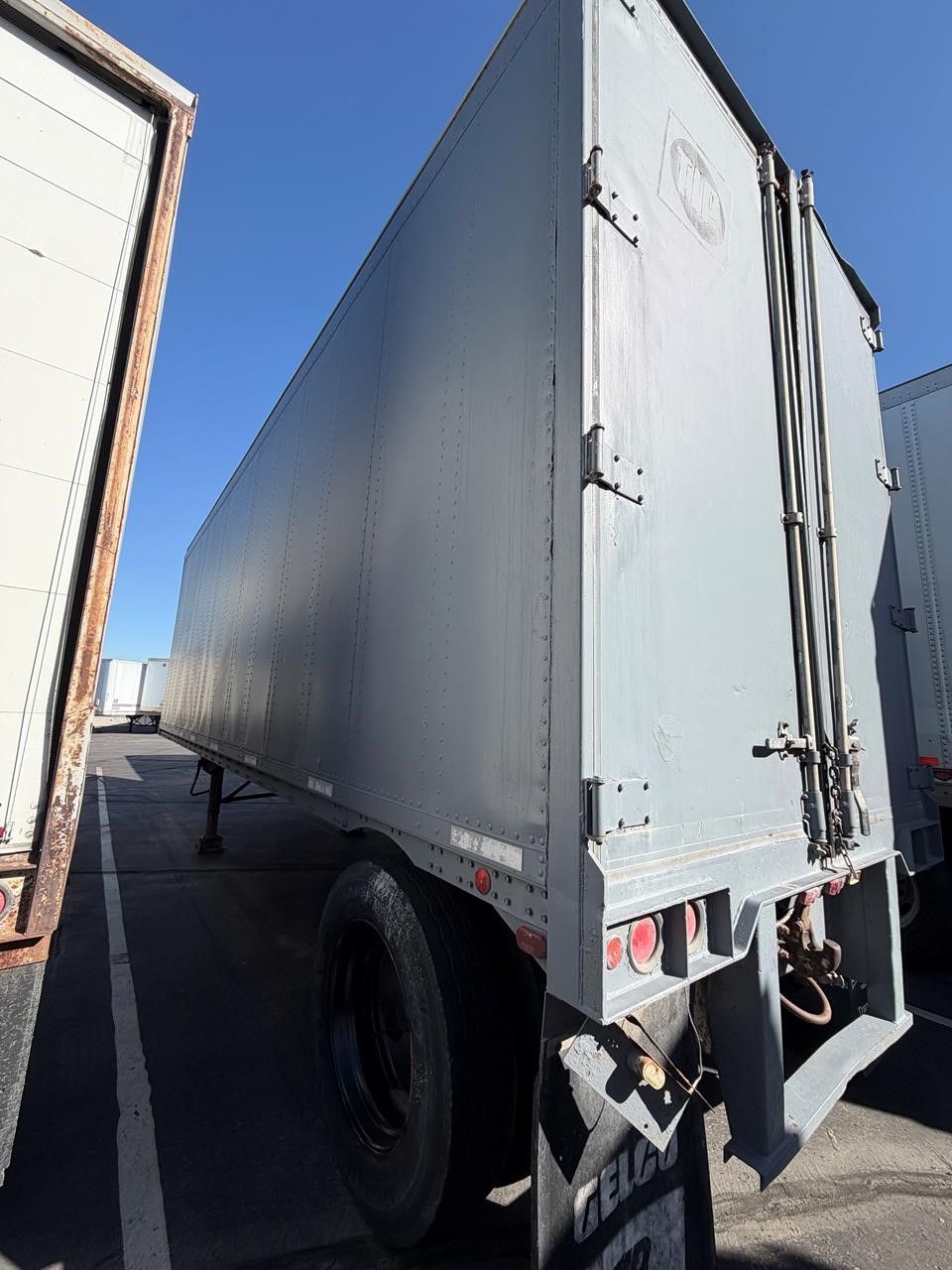 1987 STOUGHTON DRY VAN 10015527588 1987 STOUGHTON DRY VAN 10015527588