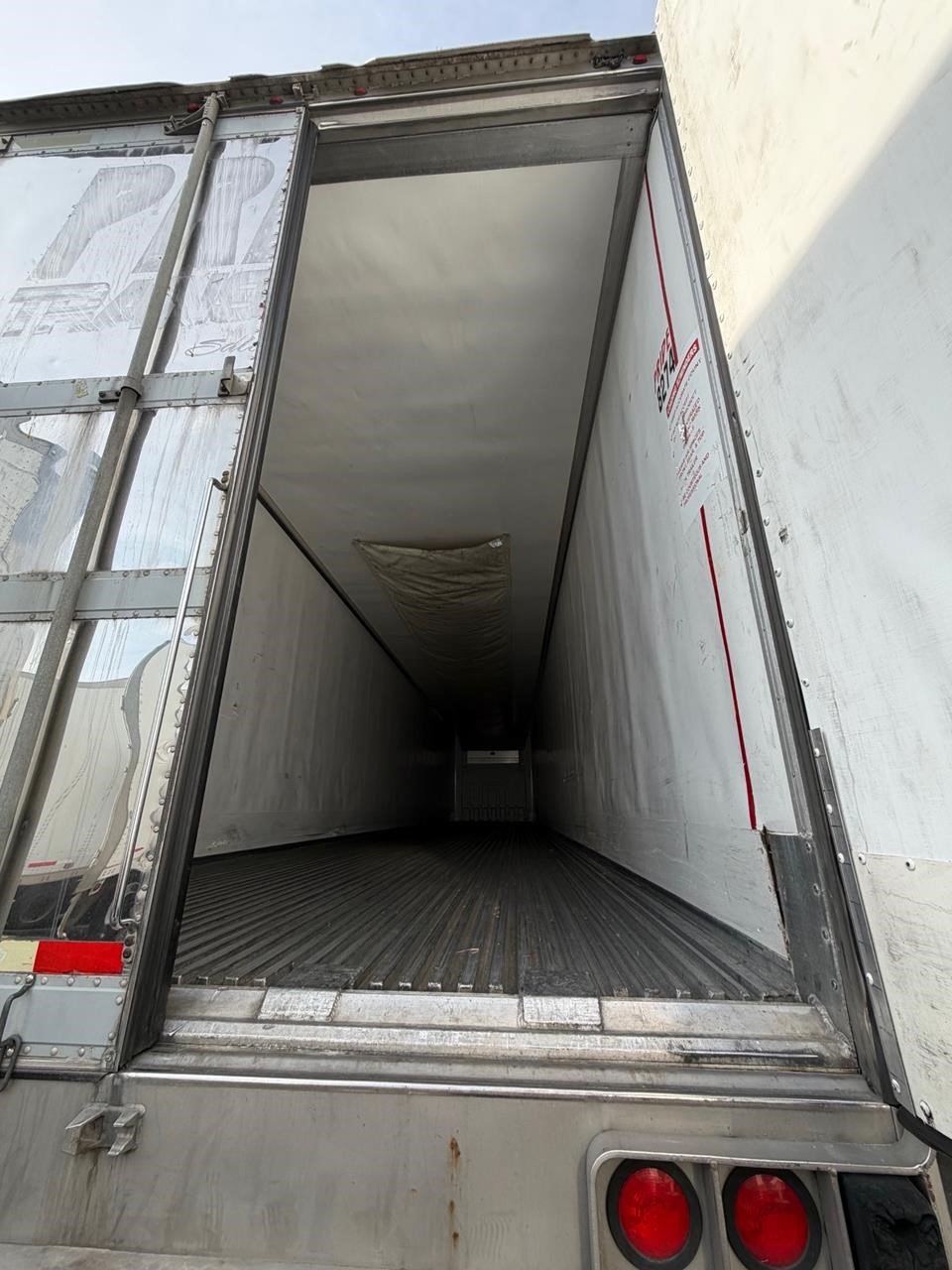 2017 UTILITY REEFER 2017 UTILITY REEFER - image 2 of 6