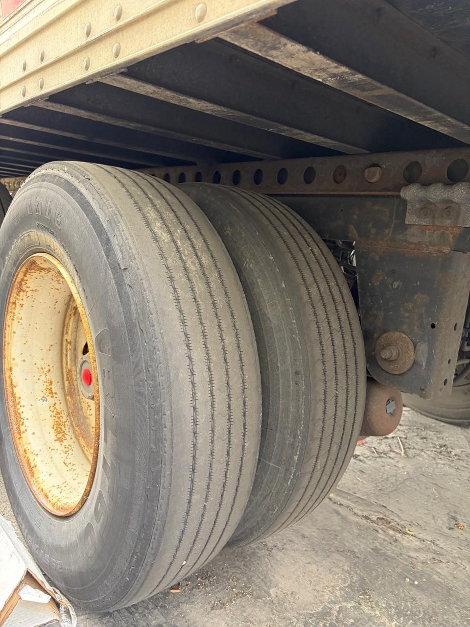 2016 HYUNDAI DRY VAN 2016 HYUNDAI DRY VAN - image 2 of 5