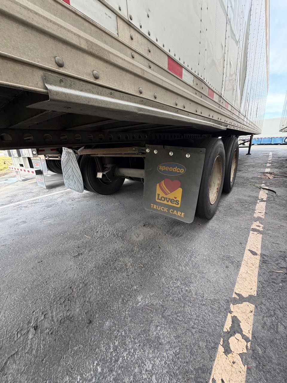 2016 HYUNDAI DRY VAN 2016 HYUNDAI DRY VAN - image 2 of 6