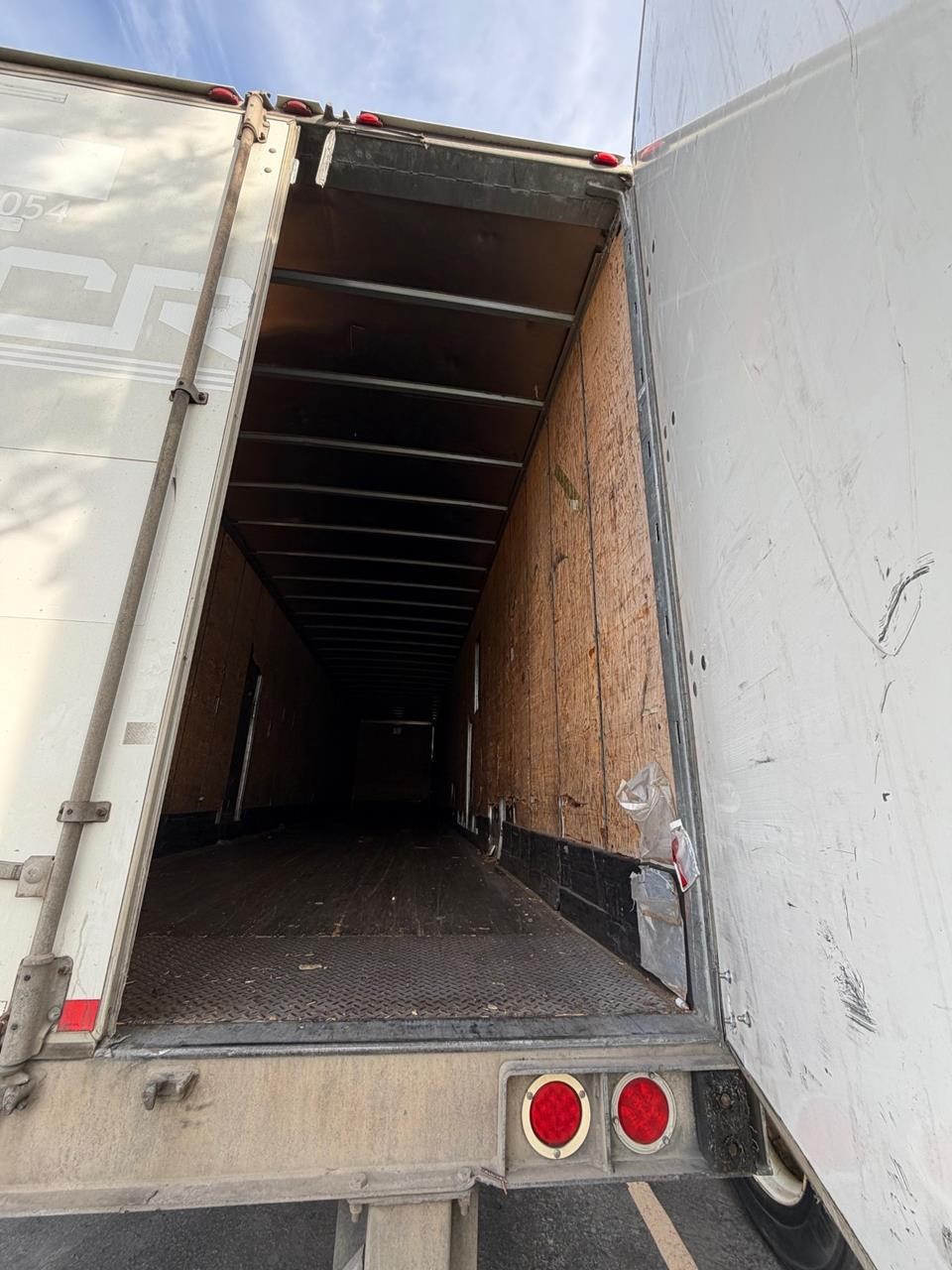 2016 HYUNDAI DRY VAN 2016 HYUNDAI DRY VAN - image 6 of 6