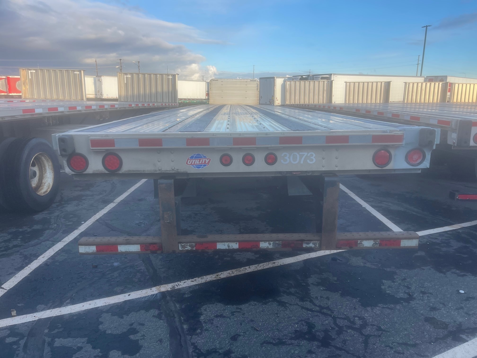 2015 FLATBED UTILITY 2015 FLATBED UTILITY - image 5 of 6